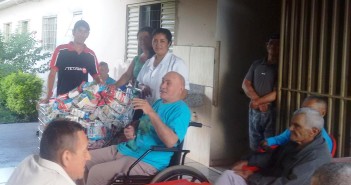 Dj Andrei arrecada mais de 200 litros de leite em evento; Asilo e creche de Itaguajé foram beneficiadas