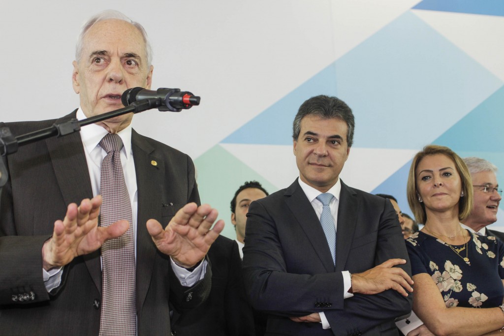 Governador Beto Richa empossa os novos secretários estaduais, chefe da Casa Civil, Valdir Rossoni, da Administração, Reinhold Stephanes e da Justiça, Cidadania e Direitos Humanos, Artagão Junior. Curitiba, 21/03/2016. Foto: Pedro Ribas/ANPr