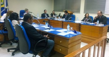 Vereadora Nice Cancão rebate Helton Silva e afirma não ter recebido nada da prefeitura em Santa Fé