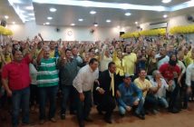 Centenas de pessoas lotam convenção do PSDB em Santa Fé