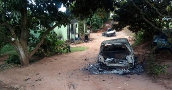 Pai e filho matam homem a facadas em Vila Rural de Nossa Srª das Graças; Casa dos autores é incendiada