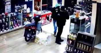 Ladrão chega de bike e rouba posto de combustíveis em Centenário do Sul