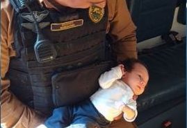 Em Ibiporã, Policiais Militares salvam bebê engasgado após ser amamentado