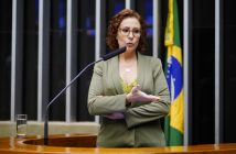 Deputada Carla Zambelli antecipou que haveria operação no RJ