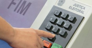 TSE estuda ampliar votação em ao menos 1h e reservar horário para idosos em novembro