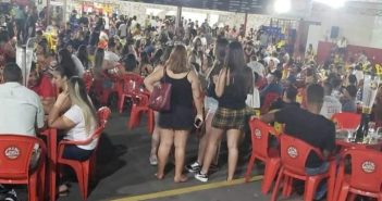 Bar de Colorado tem superlotação e é alvo de críticas na internet
