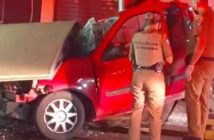 Paraná: Carro com três jovens bate contra poste e um morre na hora