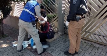 Jovem acerta golpe de facão em ex-padrasto para se defender