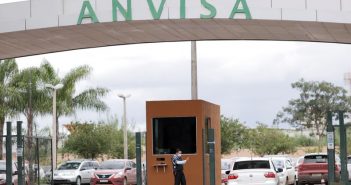 Brasil: Anvisa investiga morte de adolescente após vacinação com Pfizer, mas mantém o uso do imunizante