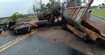 Acidente com caminhões deixa dois mortos no centro-norte do Paraná