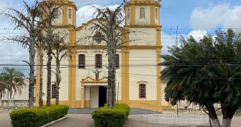 Homem fica pelado para “falar com Deus” em Igreja Matriz de Guaraci
