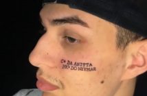 Fã tatua frase obscena sobre Anitta no rosto e se arrepende: “Não sei o que fiz”