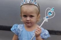 Bebê de dois anos morre após cair de caçamba e ser atropelada por trator da família em SC