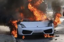 Lamborghini de R$ 1 milhão é destruída por incêndio em Goiânia