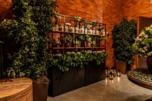 integração entre cenografia, decoração e mobiliário